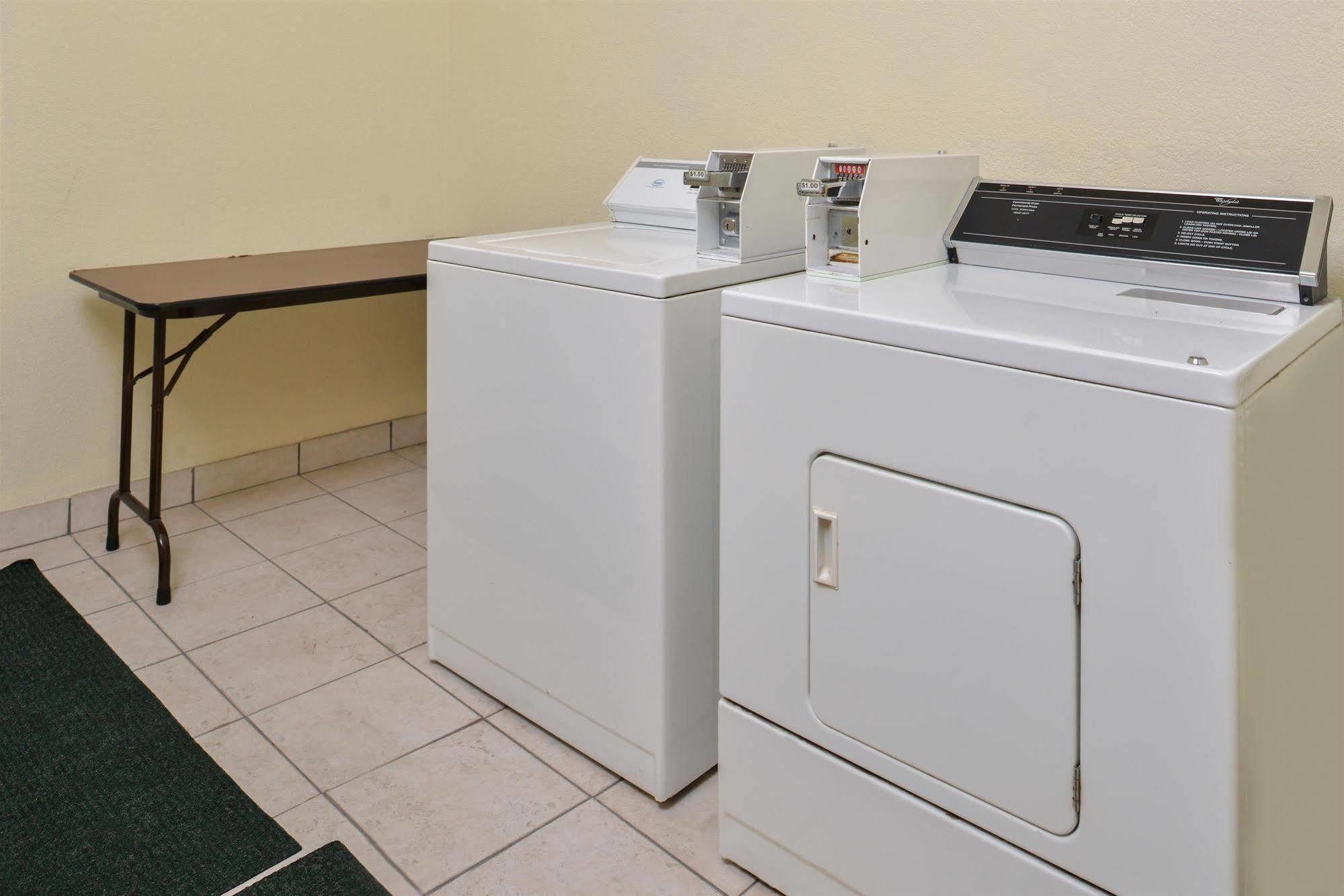 Americas Best Value Inn And Suites Houston Fm 1960 Luaran gambar